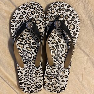 EUC Brighton cheetah flip flop with crystal and silver stud embellishment Sz 8